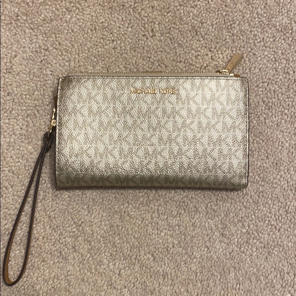 Michael Kors Wallet Gently Used